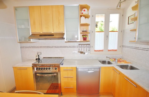 Marina di Pietrasanta Villa | House /Villa - PietrasantaHouse with garden