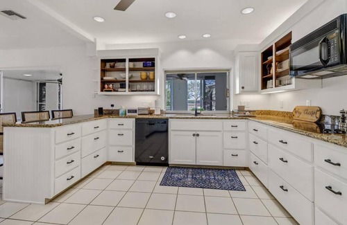 Central Naples House | House w/heated pool in Naples 5 min to beach