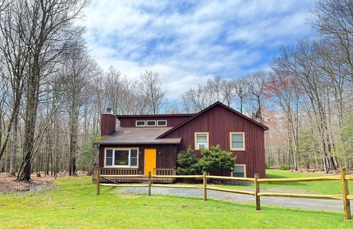 Barryville House | House w/Hot Tub on 10 Acres near Delaware River