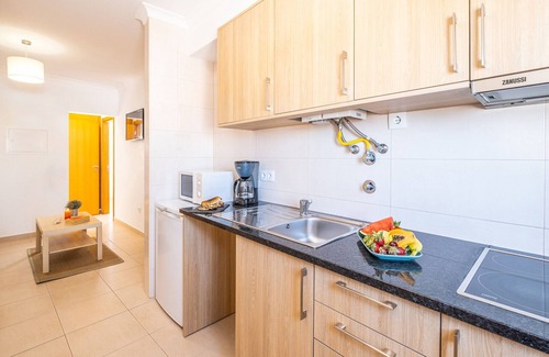 Albufeira Old Town Ski Chalet | House w/Terrace & View – Central Albufeira