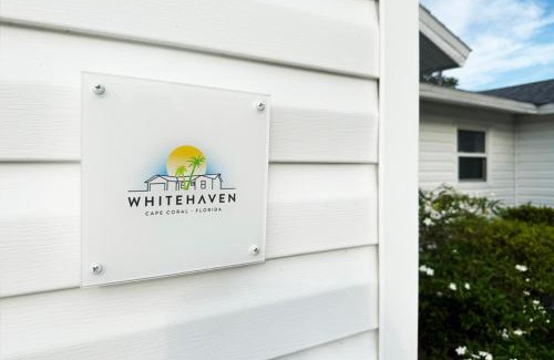 Trafalgar House | House WhiteHaven in Cape Coral
