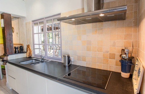 La Bouverie House | House with a private pool 15 km from the sea