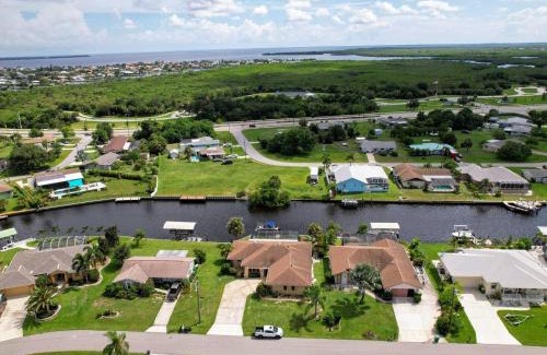 Port Charlotte House | House With A Boat - Boat, Heated Pool, Fishing