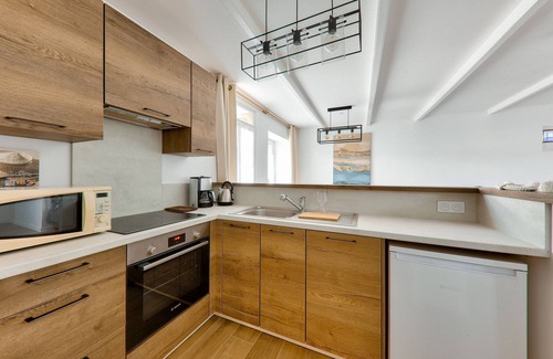 Sarzeau Ski Chalet | House with a courtyard for 4 in the village of Sarzeau