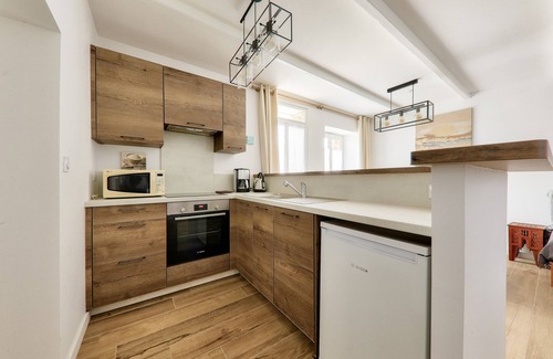 Sarzeau Ski Chalet | House with a courtyard for 4 in the village of Sarzeau