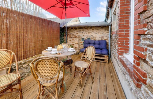 Sarzeau Ski Chalet | House with a courtyard for 4 in the village of Sarzeau