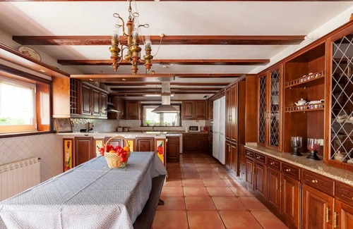 Valenca Villa | House with Cinema and Discotheque