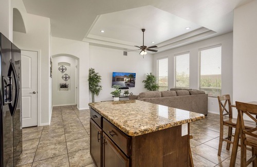 Las Cruces House | House with Community Pool and Putting Green