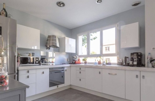 Le Perreux-sur-Marne House | House with beautiful volumes located between Paris and Disney