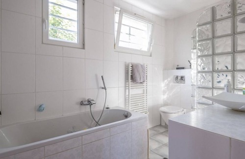 Le Perreux-sur-Marne House | House with beautiful volumes located between Paris and Disney