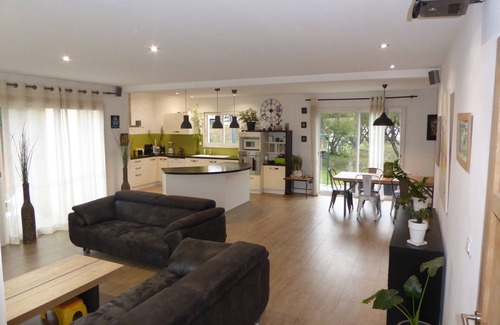 Saint-Jean-de-Vedas House | House with swimming pool and garden - Sud de la france
