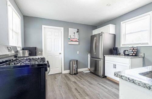 Lorain House | HOUSE WITH FREE PARKING