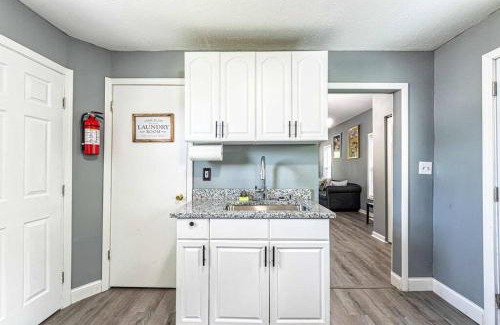Lorain House | HOUSE WITH FREE PARKING