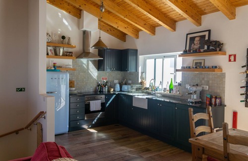 Salema House | House with garden, 3 minute walk to the Beach