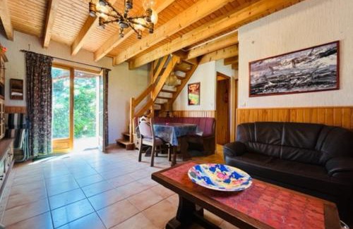 Penvins House | House with garden close to the sea