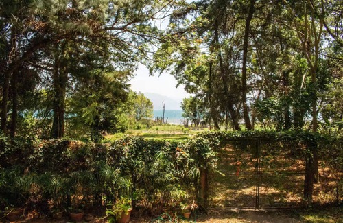 San Juan La Laguna House | House with lake access