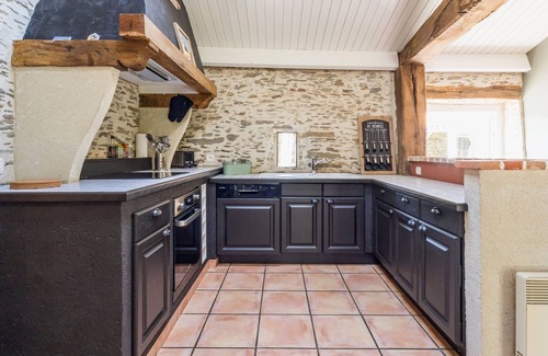 Pornic Cottage | House with heated private pool, near beach in Pornic
