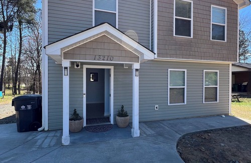 Charlotte House | House with JACUZZI * Luxury * 3BR. { ExclusiveDiscounts }
