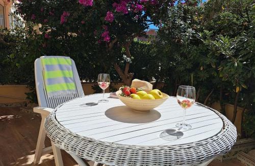 Torrevieja Apartment | House with palm tree