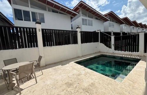 Nueva Gorgona House | House with pool in Coronado, 5 minutes from the beach club at the edge of the beach.