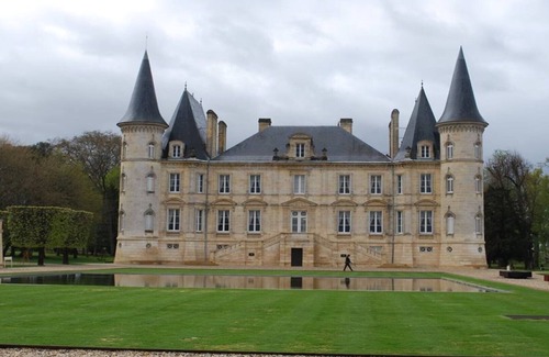 Ordonnac House | House with pool in the heart of the vineyards of the Médoc