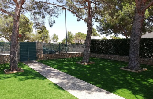 Calafat Ski Chalet | House with pool on the 1st line of the sea