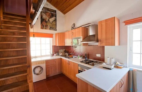 Sesimbra Cottage | House with sea and castle views
