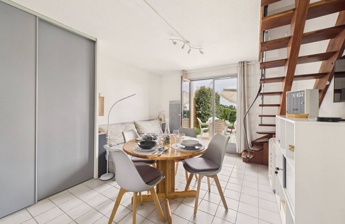 Batz-sur-Mer Ski Chalet | House with sea view, shared pool and garden