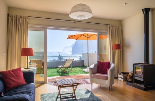 Ponta Delgada House | House with spectacular views of the sea and the north coast of the island of Madeira