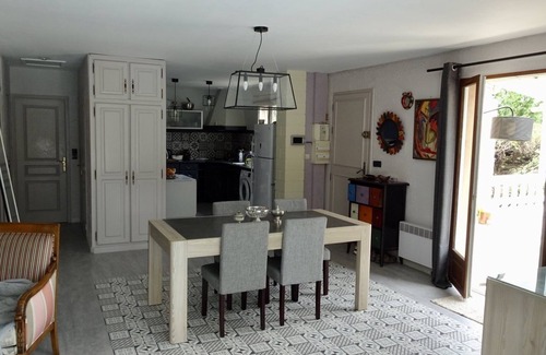 Les Esterets du Lac House | House with swimming pool next to Lake Saint-Cassien