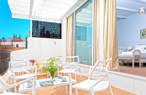 Santa Cruz Cottage | House With Terrace Near Cathedral. Mateos Gago VI