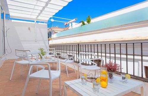 Santa Cruz Cottage | House With Terrace Near Cathedral. Mateos Gago VI
