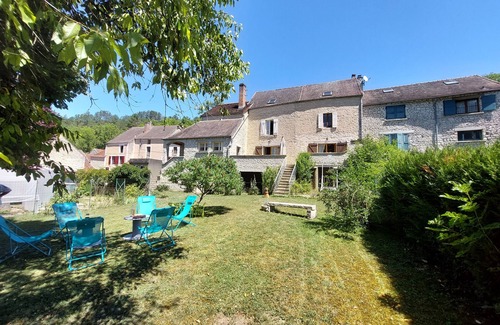 Arcy-sur-Cure House | House with very large garden