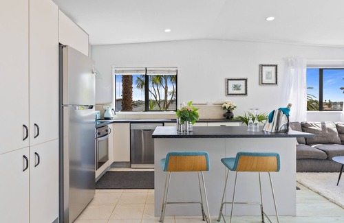 Torbay House | House with Views and close to Long Bay Beach, Torbay, North Shore, Auckland