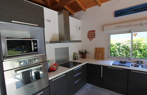 Le Porge House | House wood in peace, ocean, basin, forest. Access on foot village, bike path.