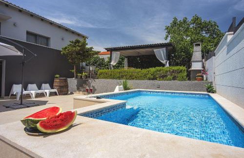 Liznjan House | House Zoya