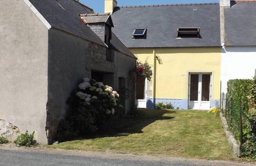 Penmarch House | House3 bedrooms, 2 bathrooms, with garden for 5 pers. free WIFI