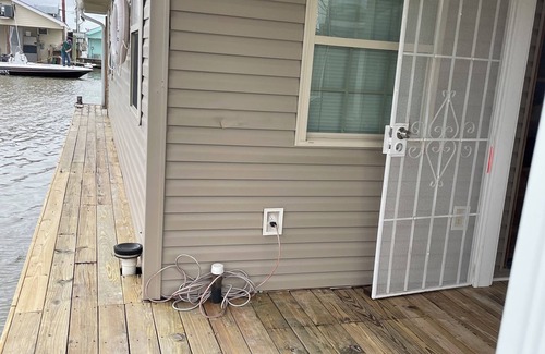 Venice Boat Rental | Houseboat (2br, 1ba) Venice Marina