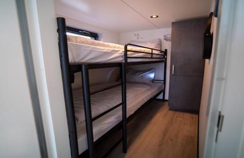 Middelaar Boat Rental | Houseboat at Mookerplas , cleaning included