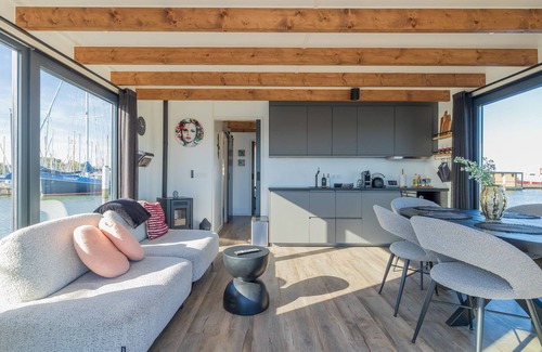 Municipality of Waterland Boat Rental | Houseboat: "De Albatros" with tender