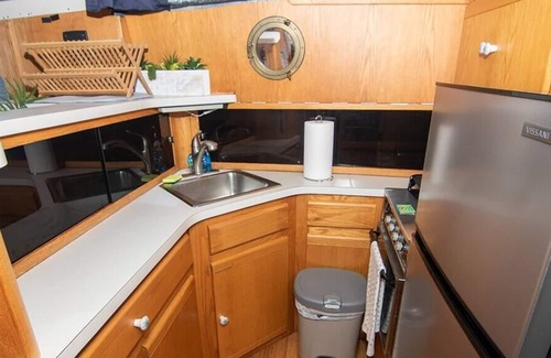 North End Boat Rental | Houseboat Do Little- Stay a little, enjoy a lot!