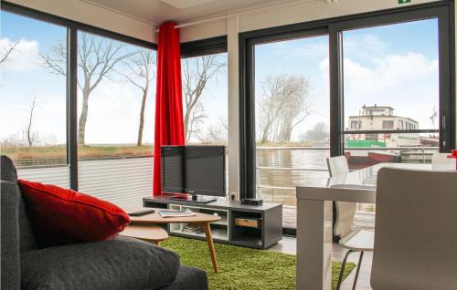 Nieuwpoort Boat Rental | Houseboat Escapade