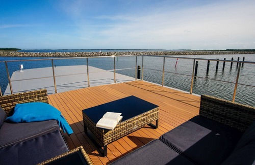 Fuhlendorf Boat Rental | Houseboat Fjord POLARIS with bio-sauna and roof terrace in Barth