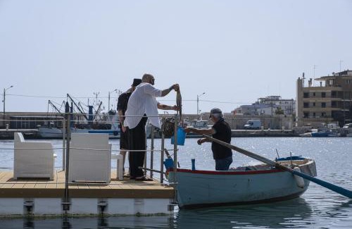 Bisceglie Boat Rental | Houseboat Floatart Experience Bisceglie