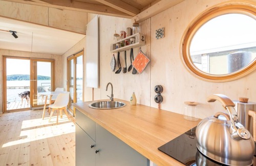Schleswig Boat Rental | Houseboat Helena