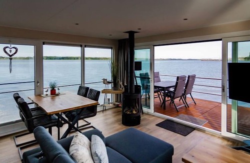 Ribnitz Boat Rental | Houseboat in Ribnitz Damgarten