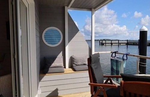 Knieper Nord Boat Rental | Houseboat Liliput Comfortable holiday residence