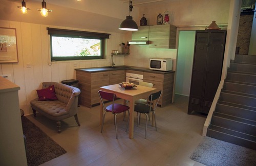 Nouvelle Ville Boat Rental | houseboat my thought, cabin 01