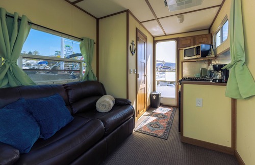 Hewitt Boat Rental | Houseboat Paradise Vacation