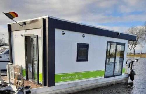 Nieuwpoort Boat Rental | Houseboat Tiny Griffin
